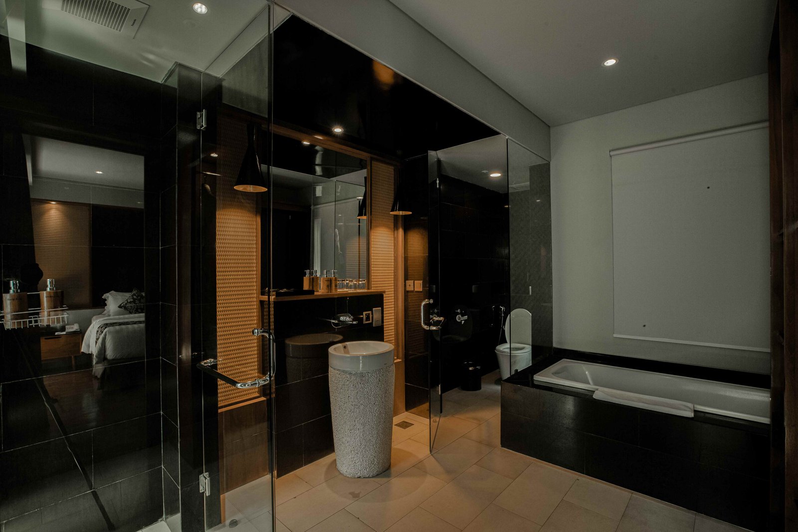 1732849832.404_Agranusa_Villa_BathRoom_3__1_.jpg